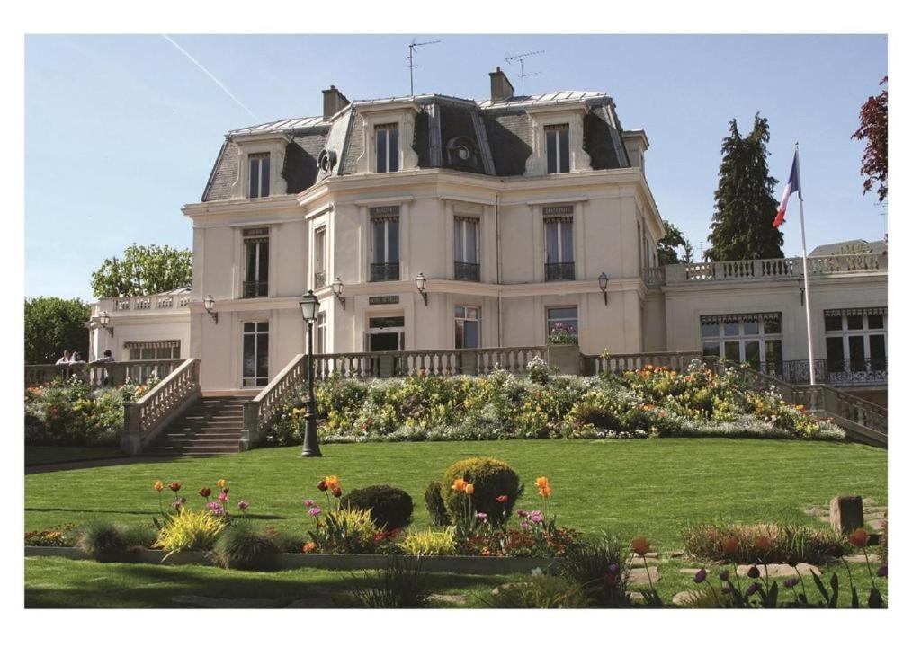 Superbe appart 2 pièces avec parking gratuit Chaville Extérieur photo